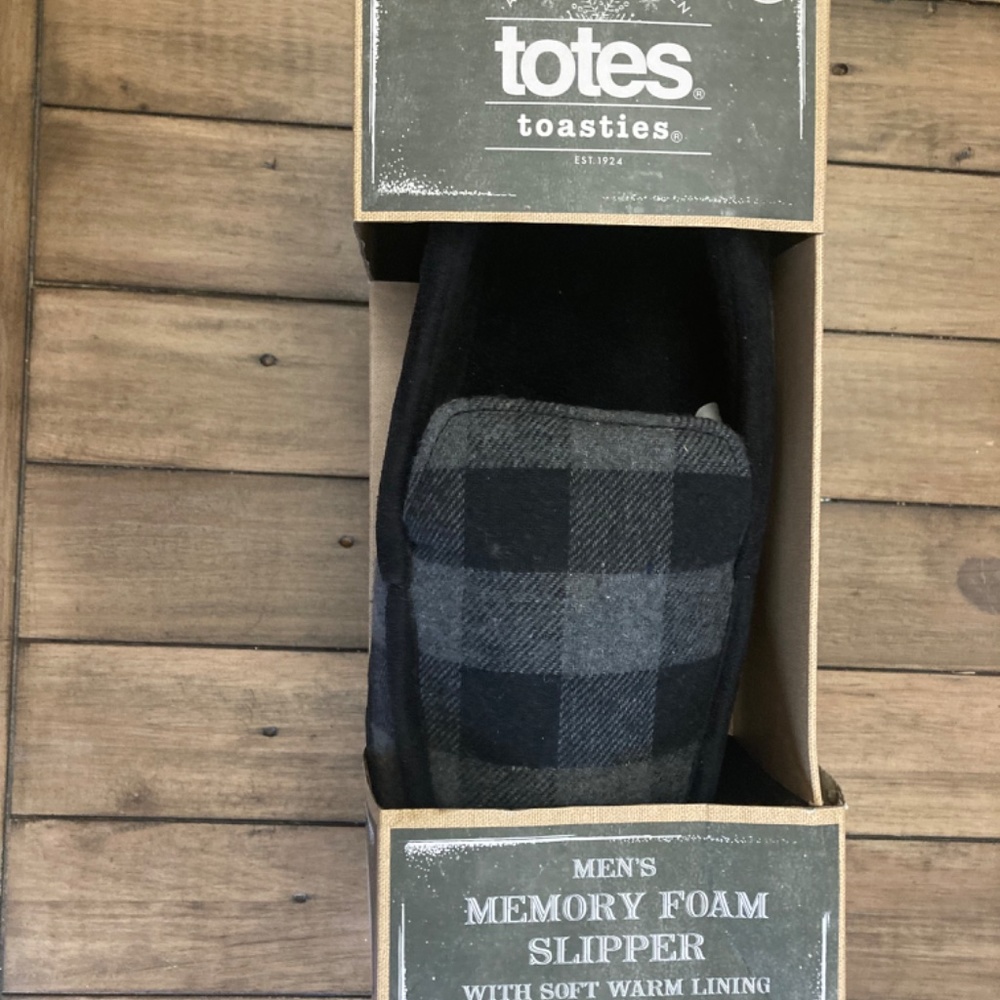 Totes Slippers NEW
